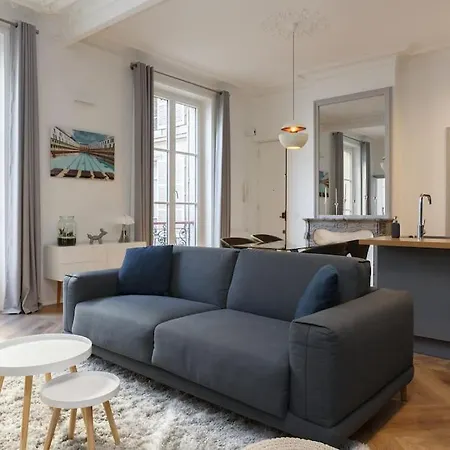 Renovated Spacious Parisian Near La Madeleine Apartman