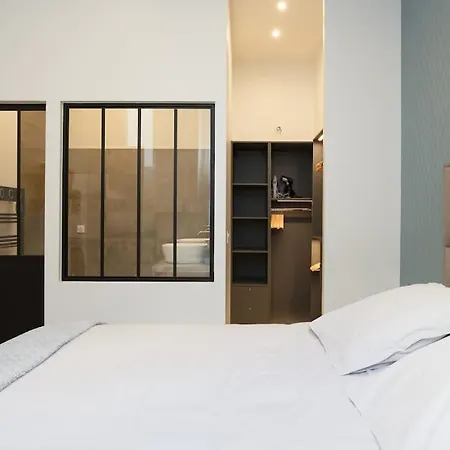 Apartman Renovated Spacious Parisian Near La Madeleine Párizs