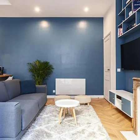 Renovated Spacious Parisian Near La Madeleine