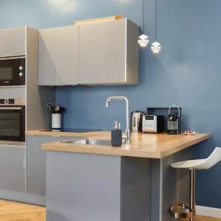 Apartman Renovated Spacious Parisian Near La Madeleine *