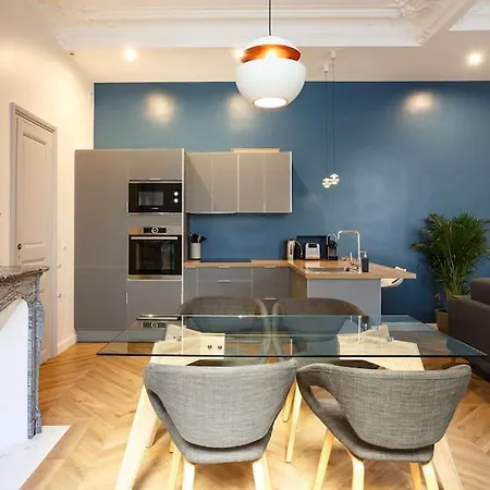 Renovated Spacious Parisian Near La Madeleine Apartmán