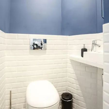 Renovated Spacious Parisian Near La Madeleine *